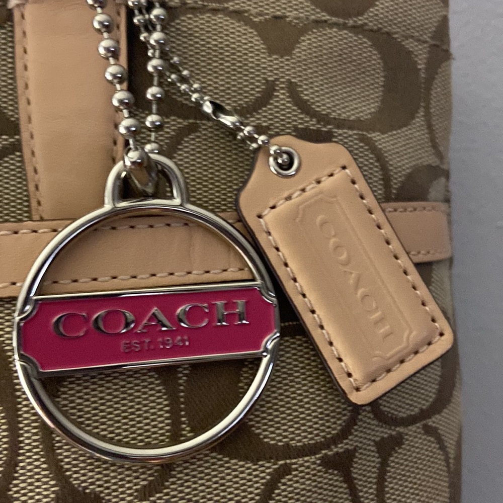 Coach Handbag. Good Used Condition. - Picture 2 of 9